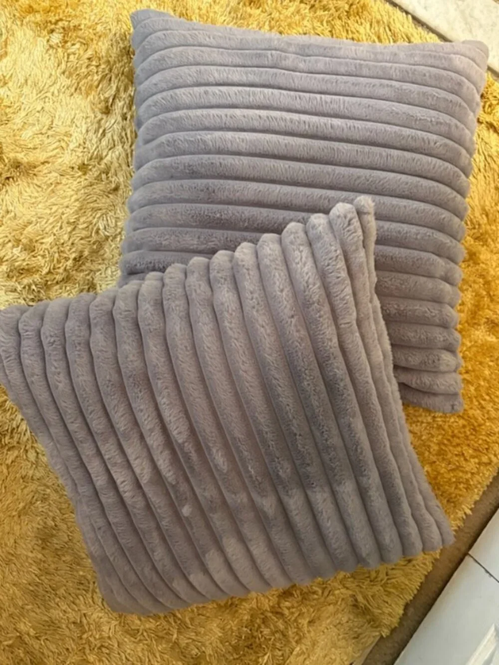 OJUSIS Pack of 2 Faux Fur Plush Decorative Throw Pillow Covers